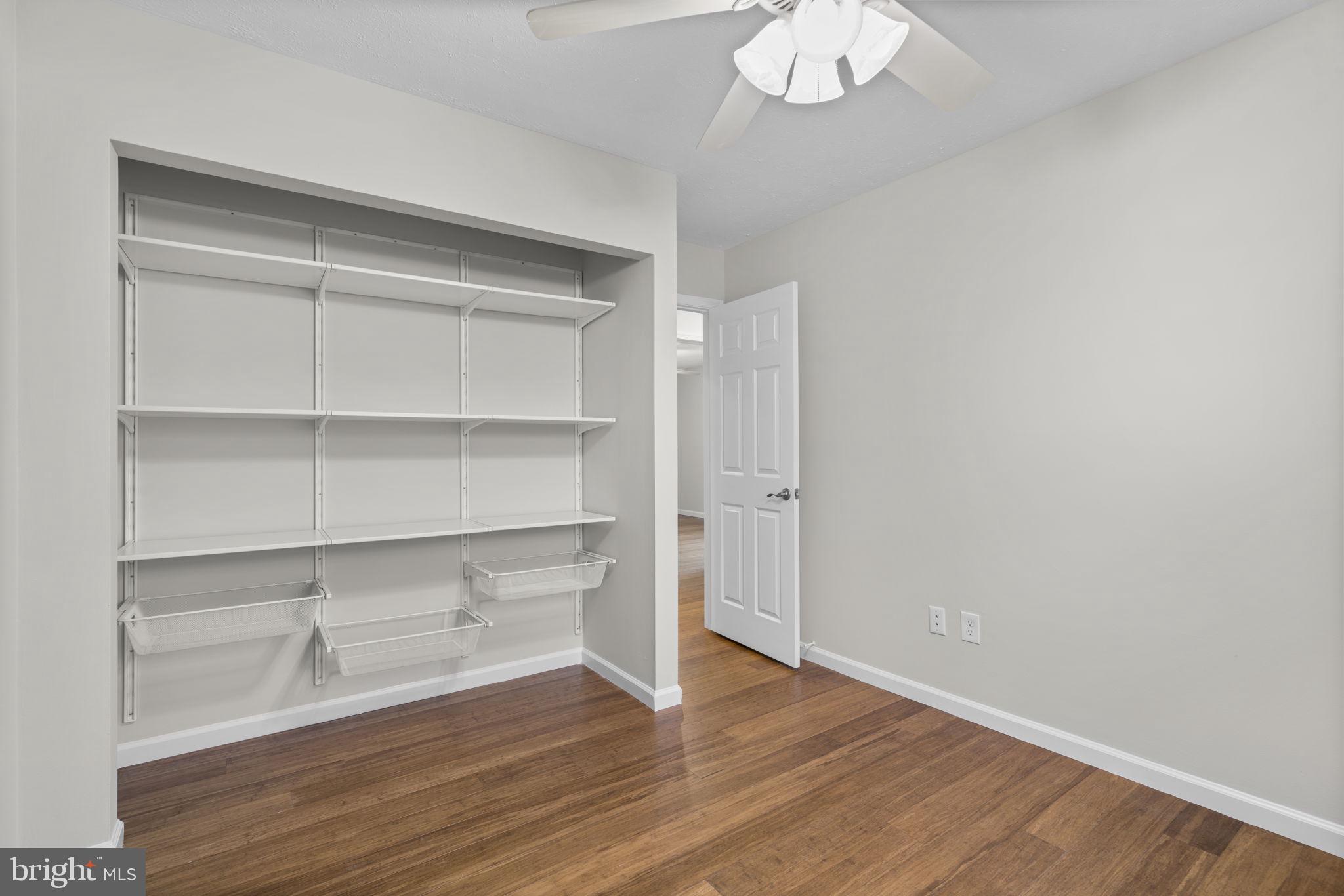 RIDGEFIELD - Residential