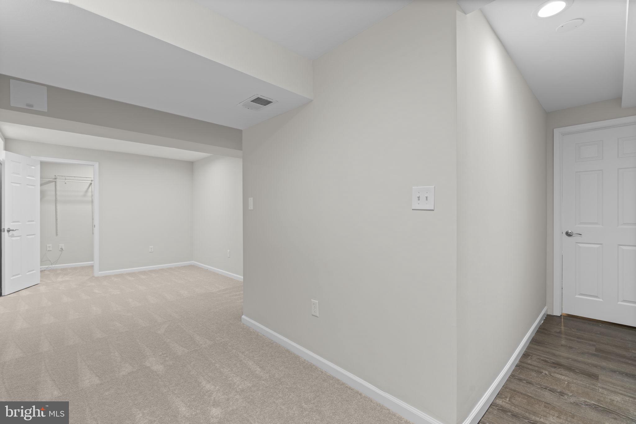 RIDGEFIELD - Residential