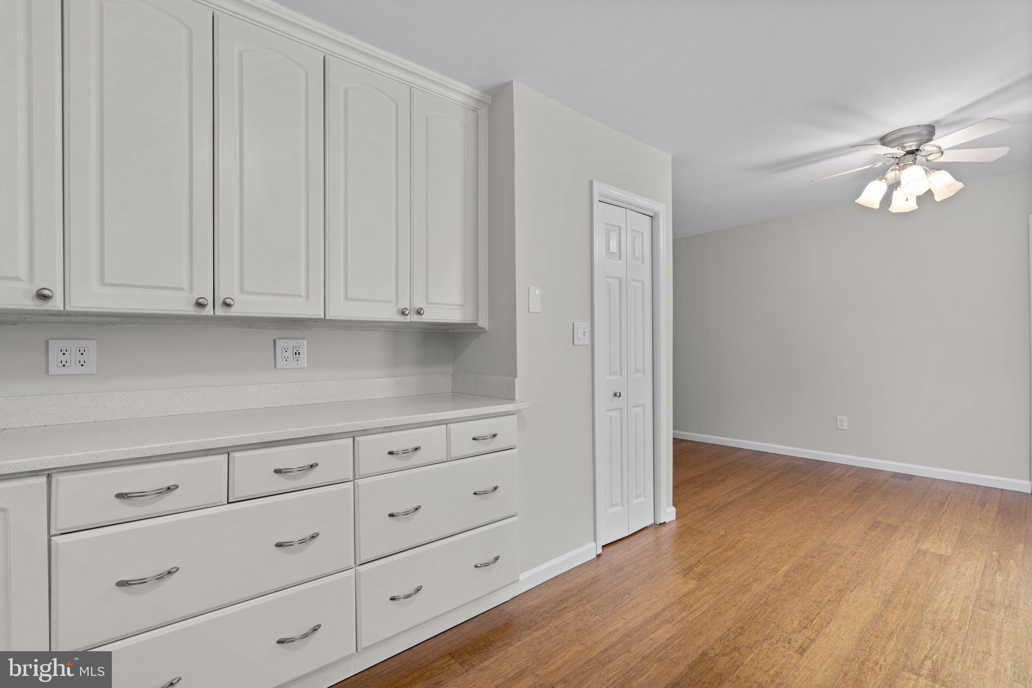 RIDGEFIELD - Residential