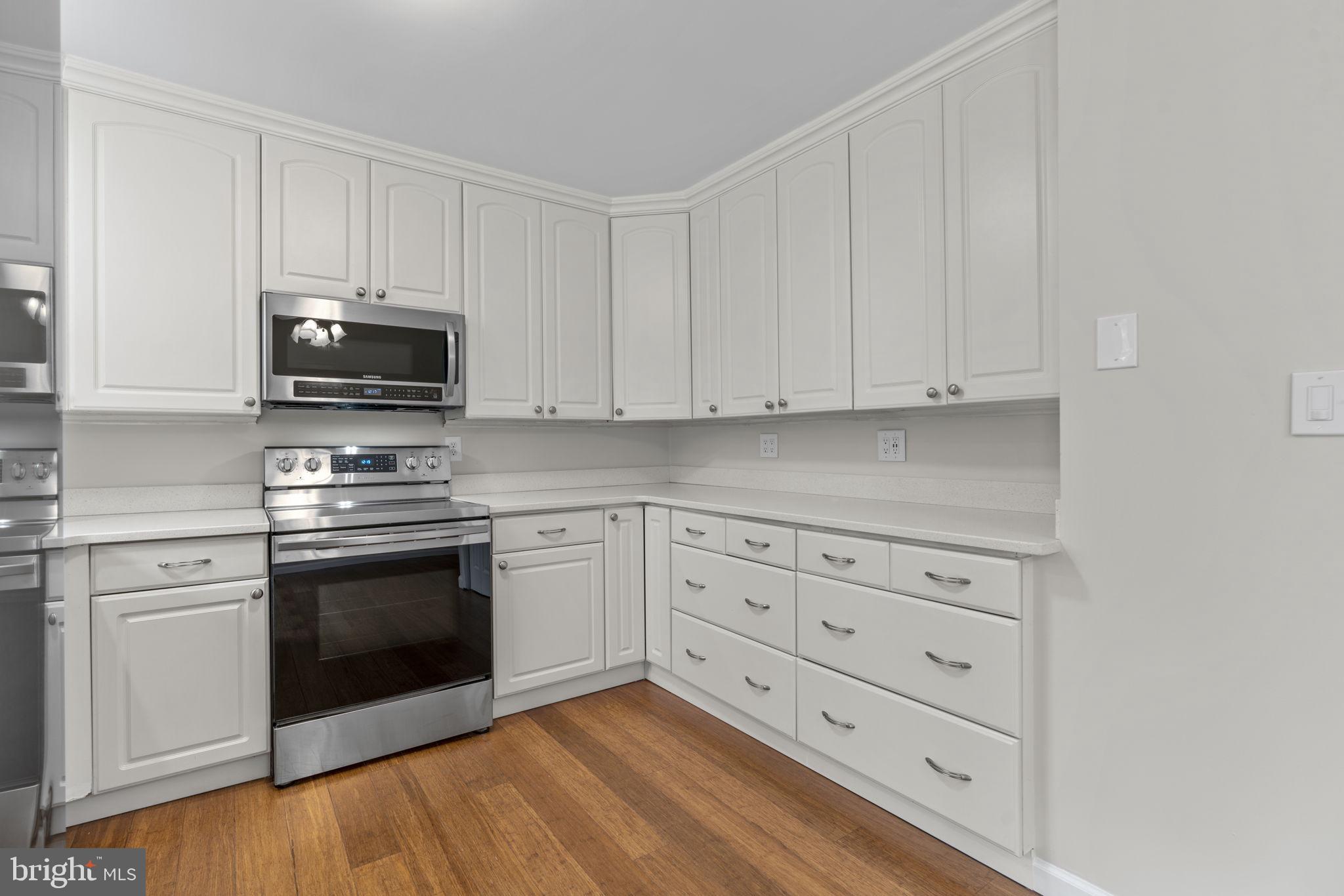 RIDGEFIELD - Residential