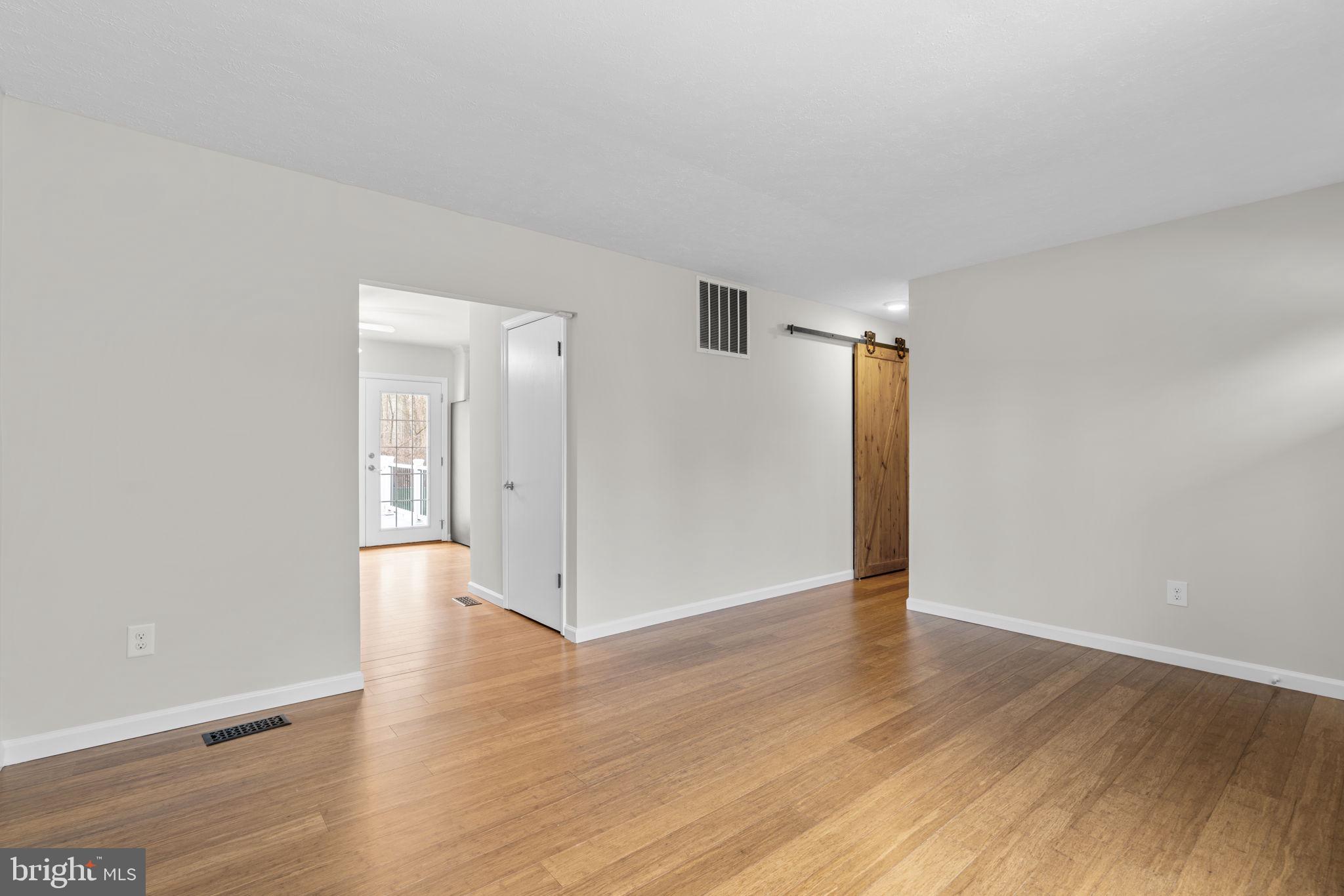 RIDGEFIELD - Residential