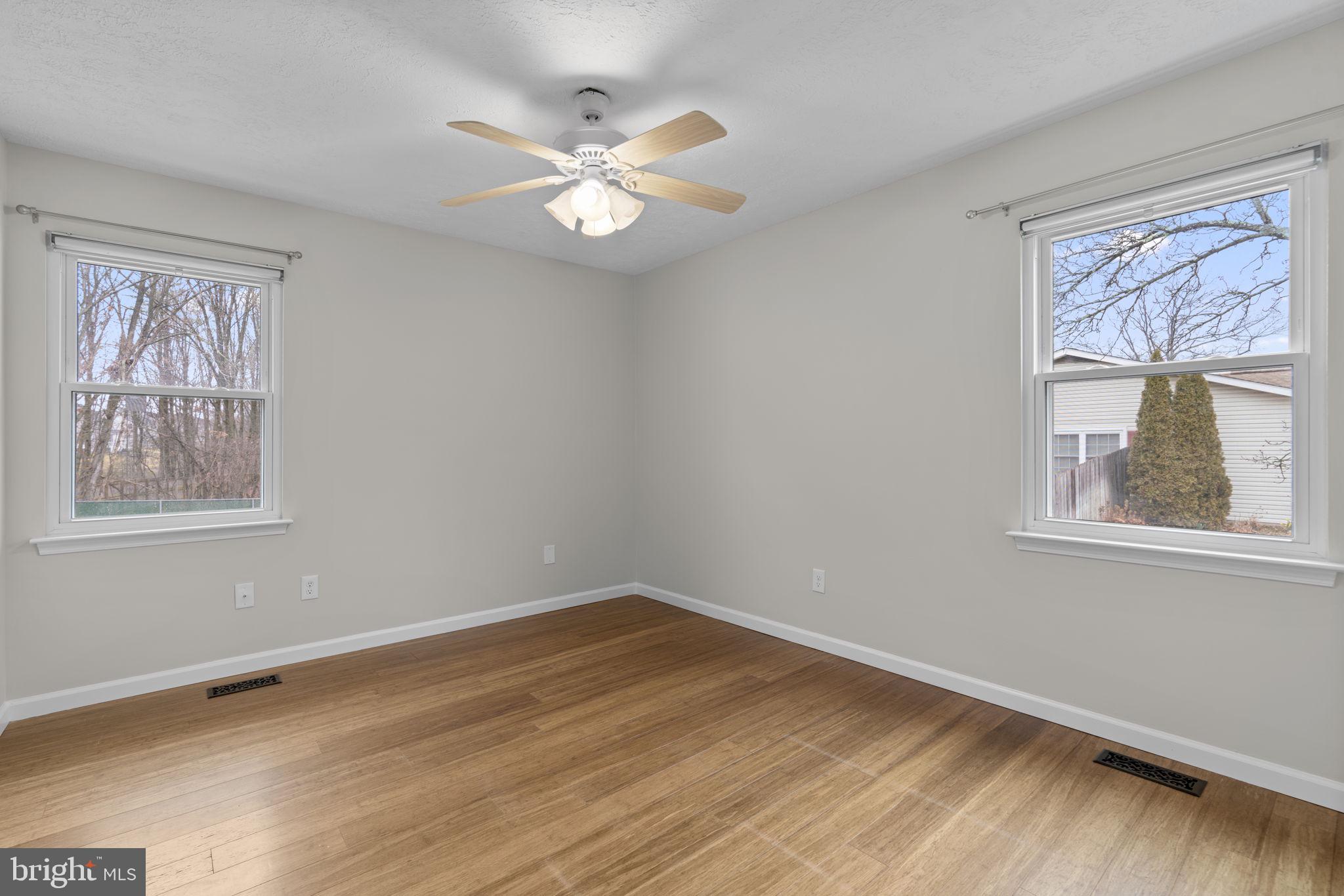 RIDGEFIELD - Residential