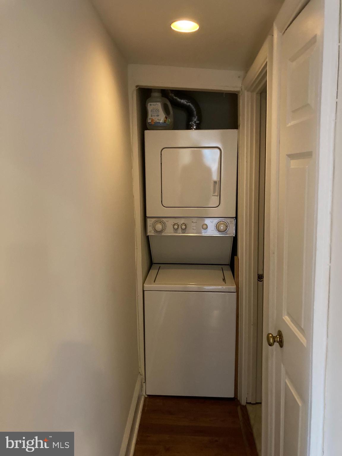 QUEEN VILLAGE - Residential Lease