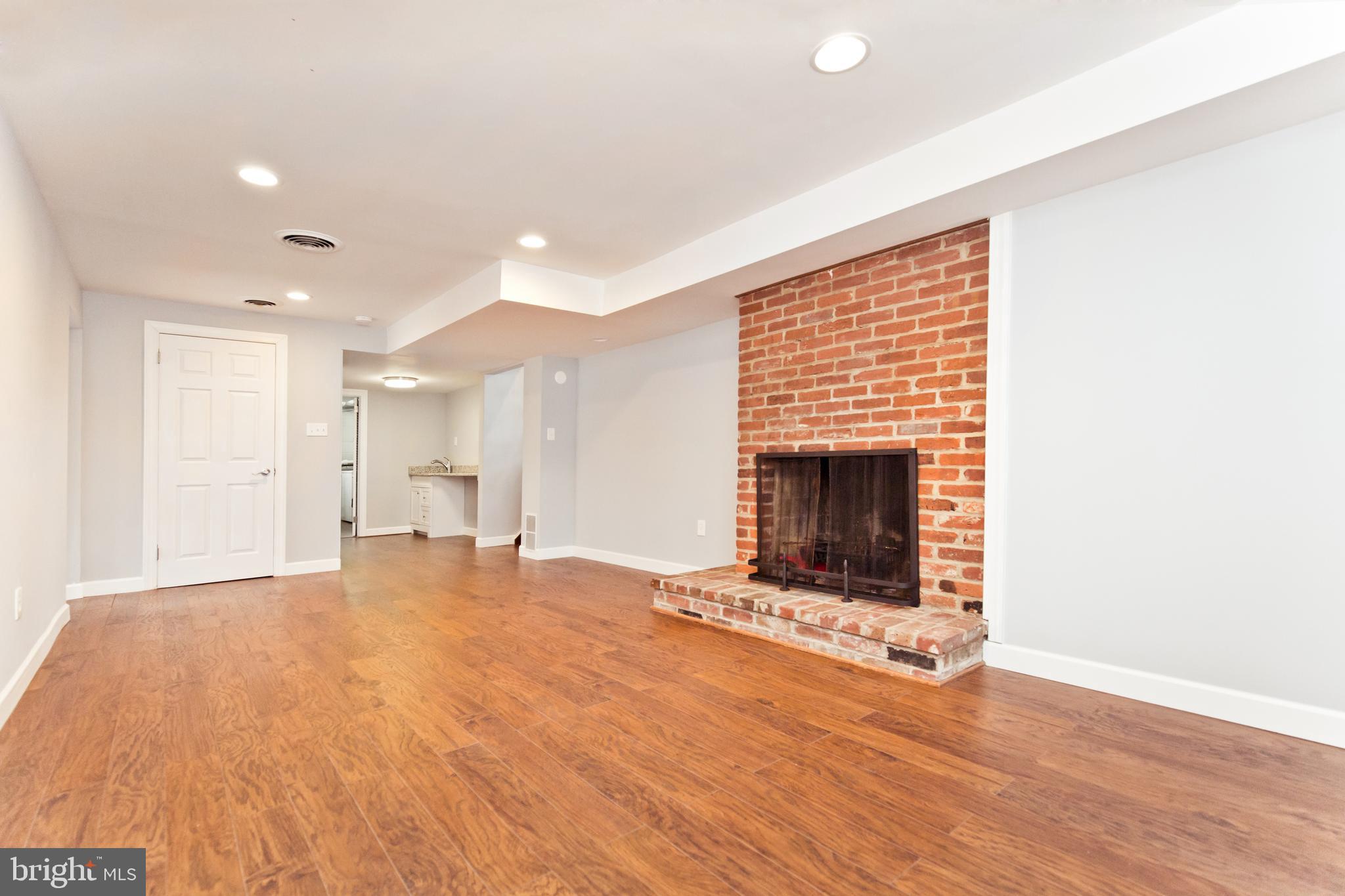 ROSE HILL FARMS - Residential