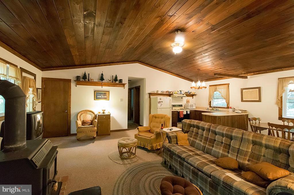 ROUSE MOUNTAIN - Residential