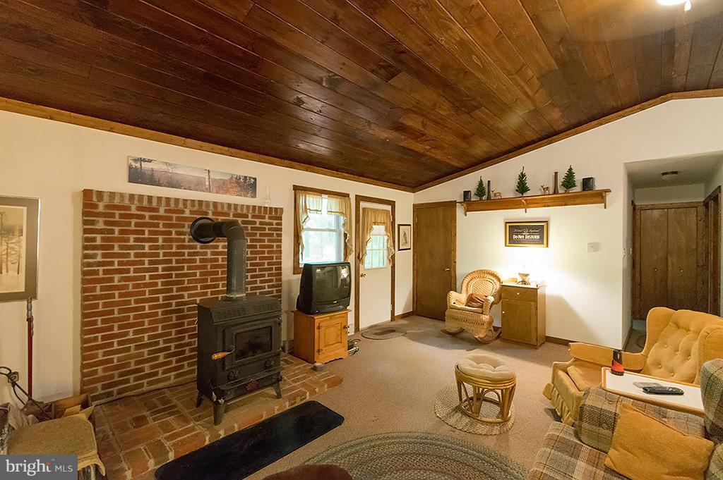 ROUSE MOUNTAIN - Residential