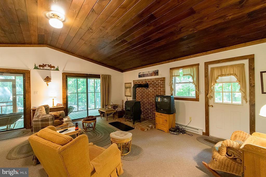 ROUSE MOUNTAIN - Residential