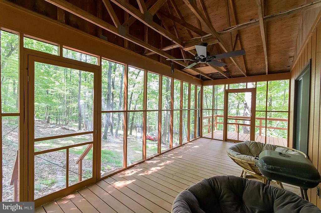 ROUSE MOUNTAIN - Residential