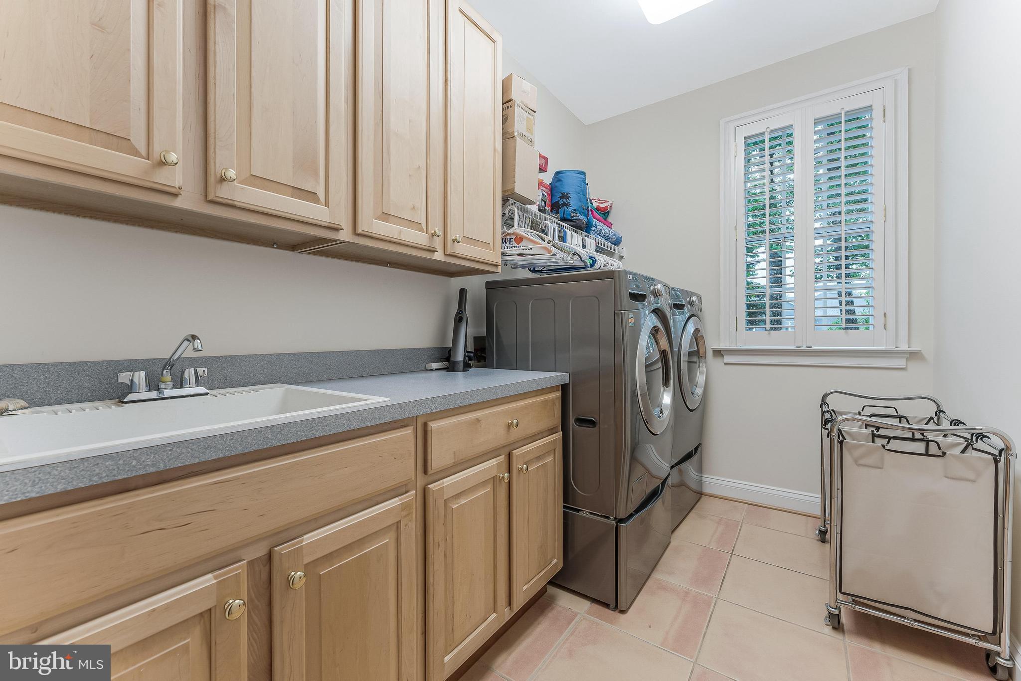 FAIRFAX FARMS - Residential