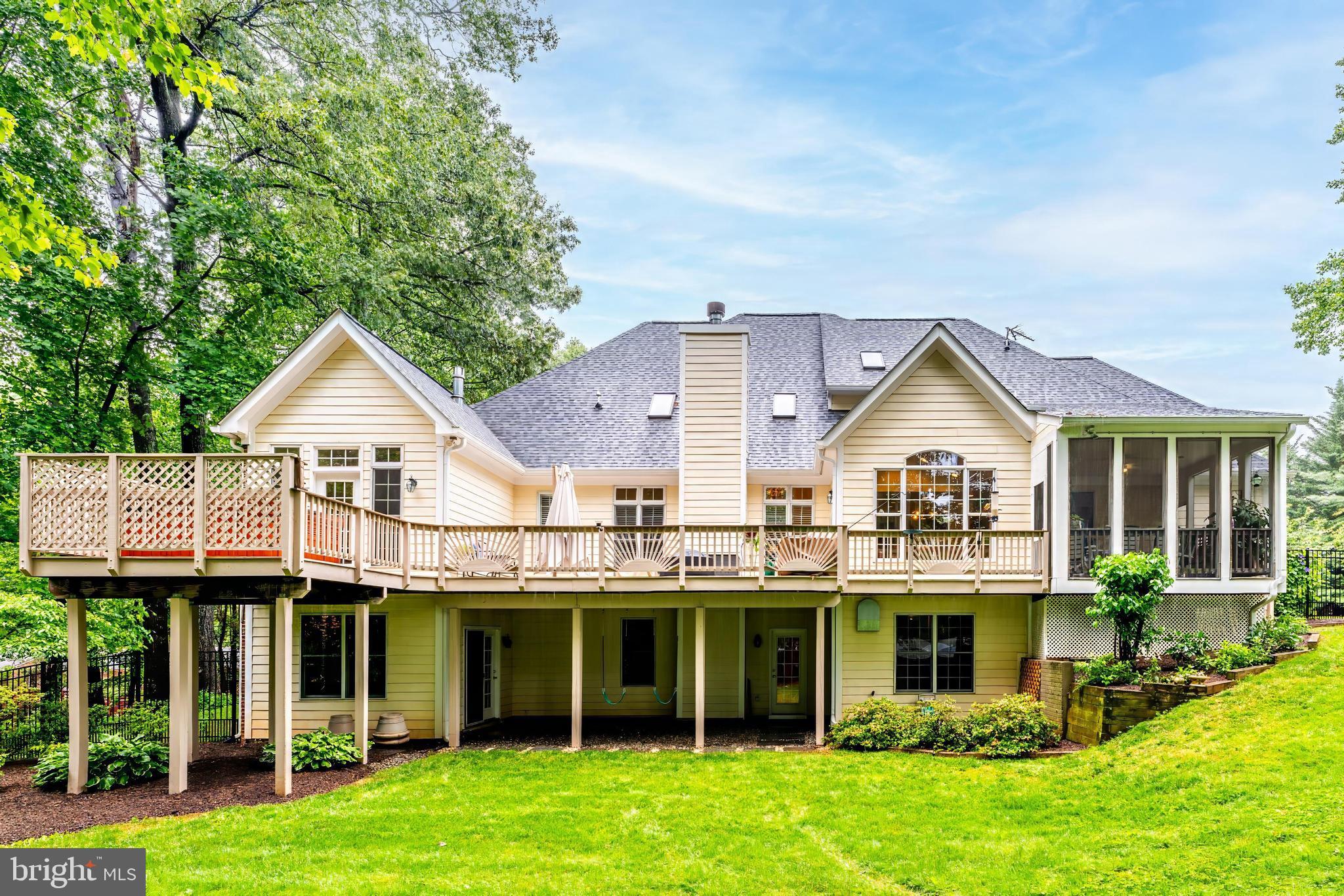 FAIRFAX FARMS - Residential