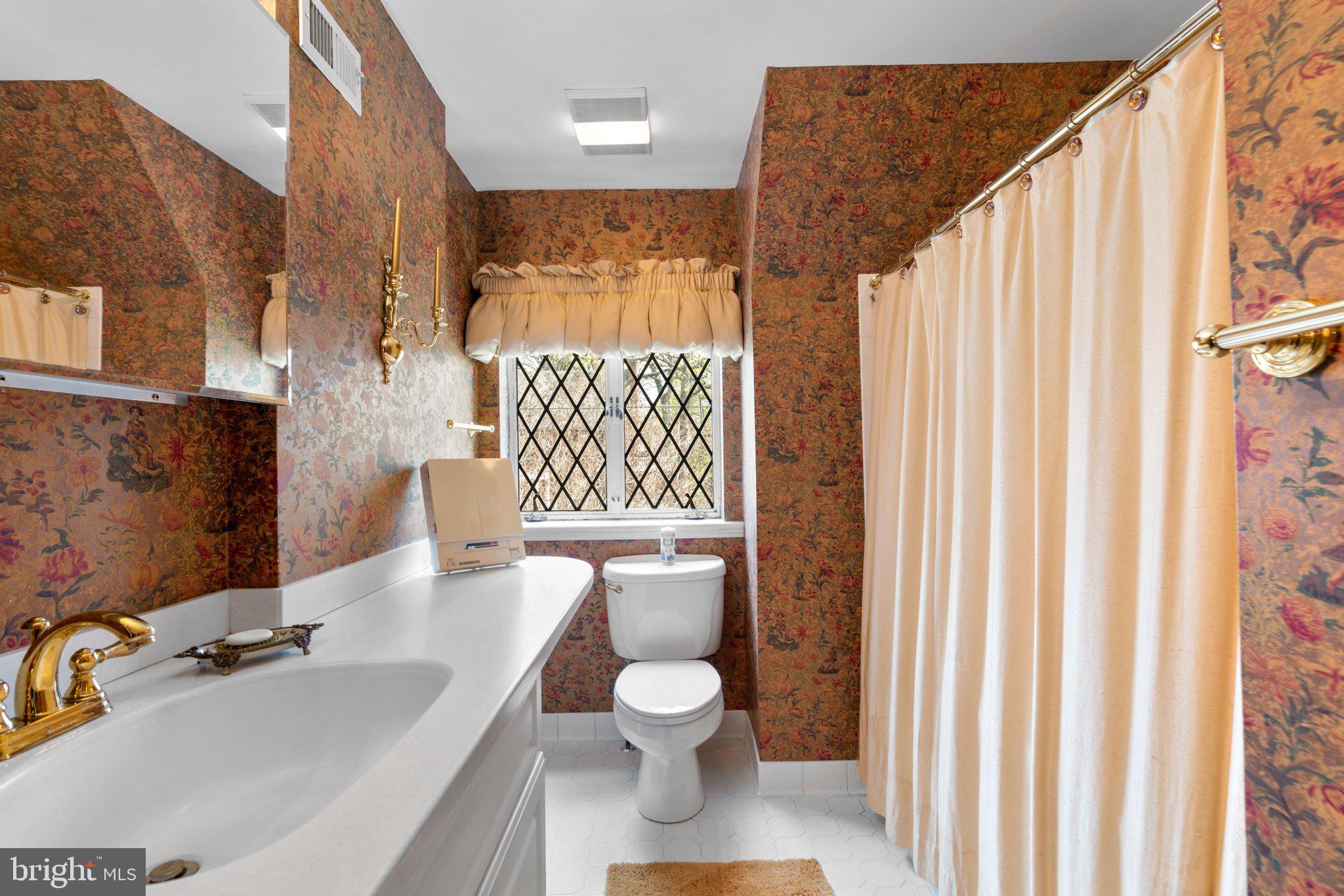 COLLEGE HEIGHTS - Residential