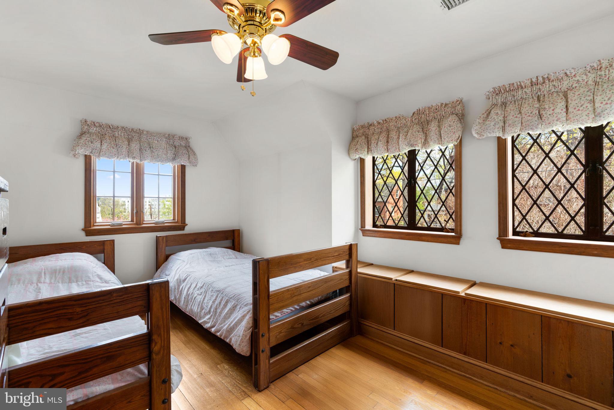 COLLEGE HEIGHTS - Residential