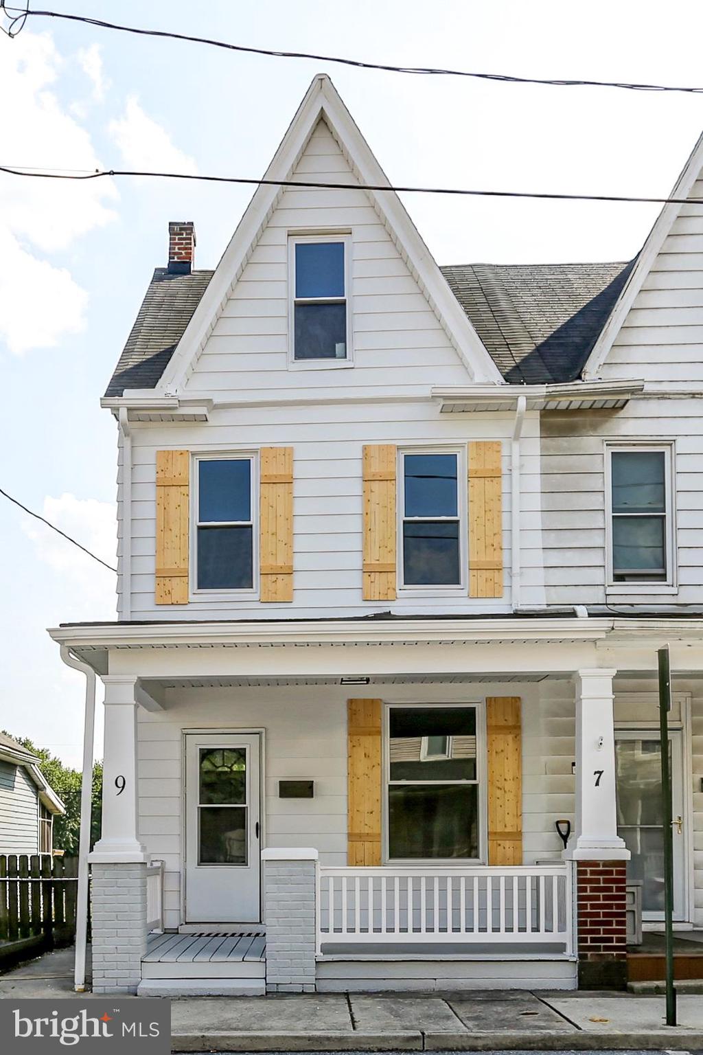 9 JURY STREET