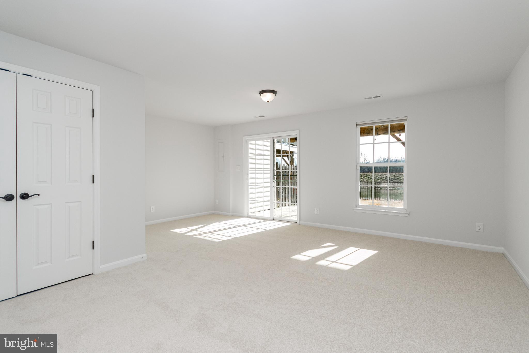 LAKESIDE - Residential