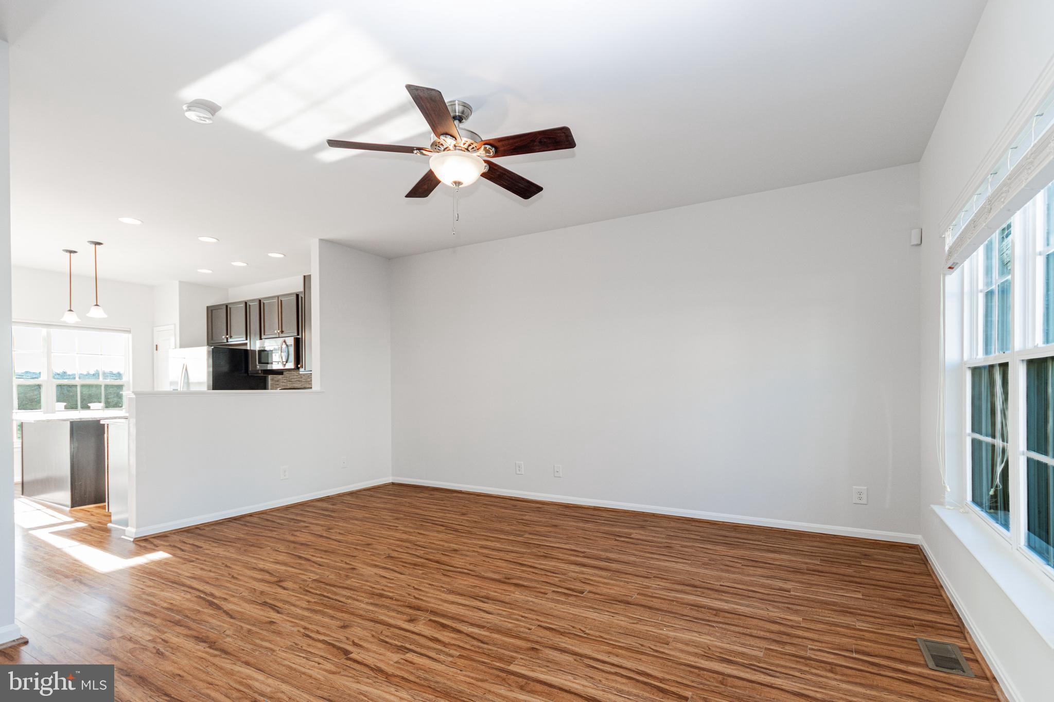 LAKESIDE - Residential