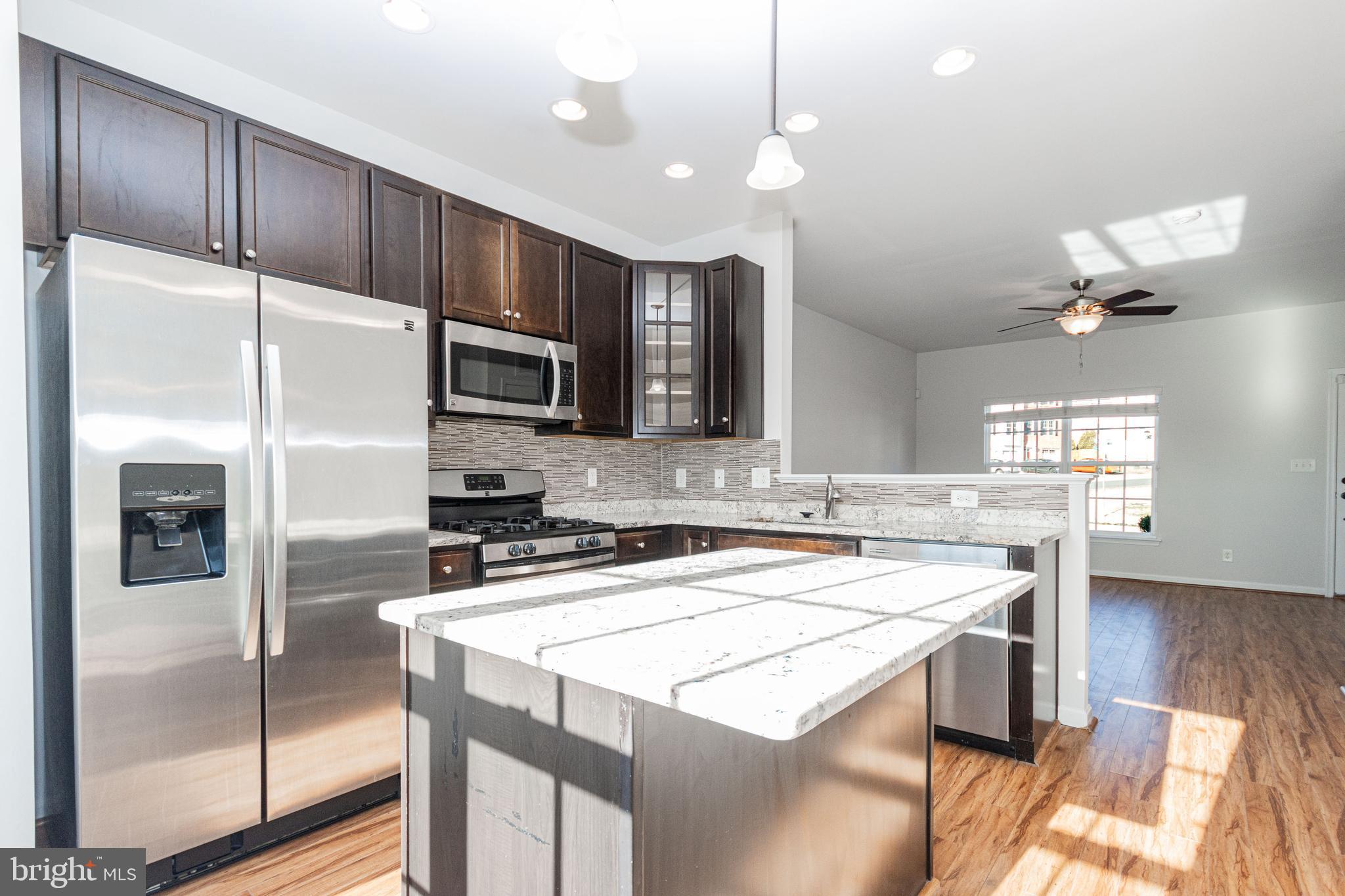 LAKESIDE - Residential