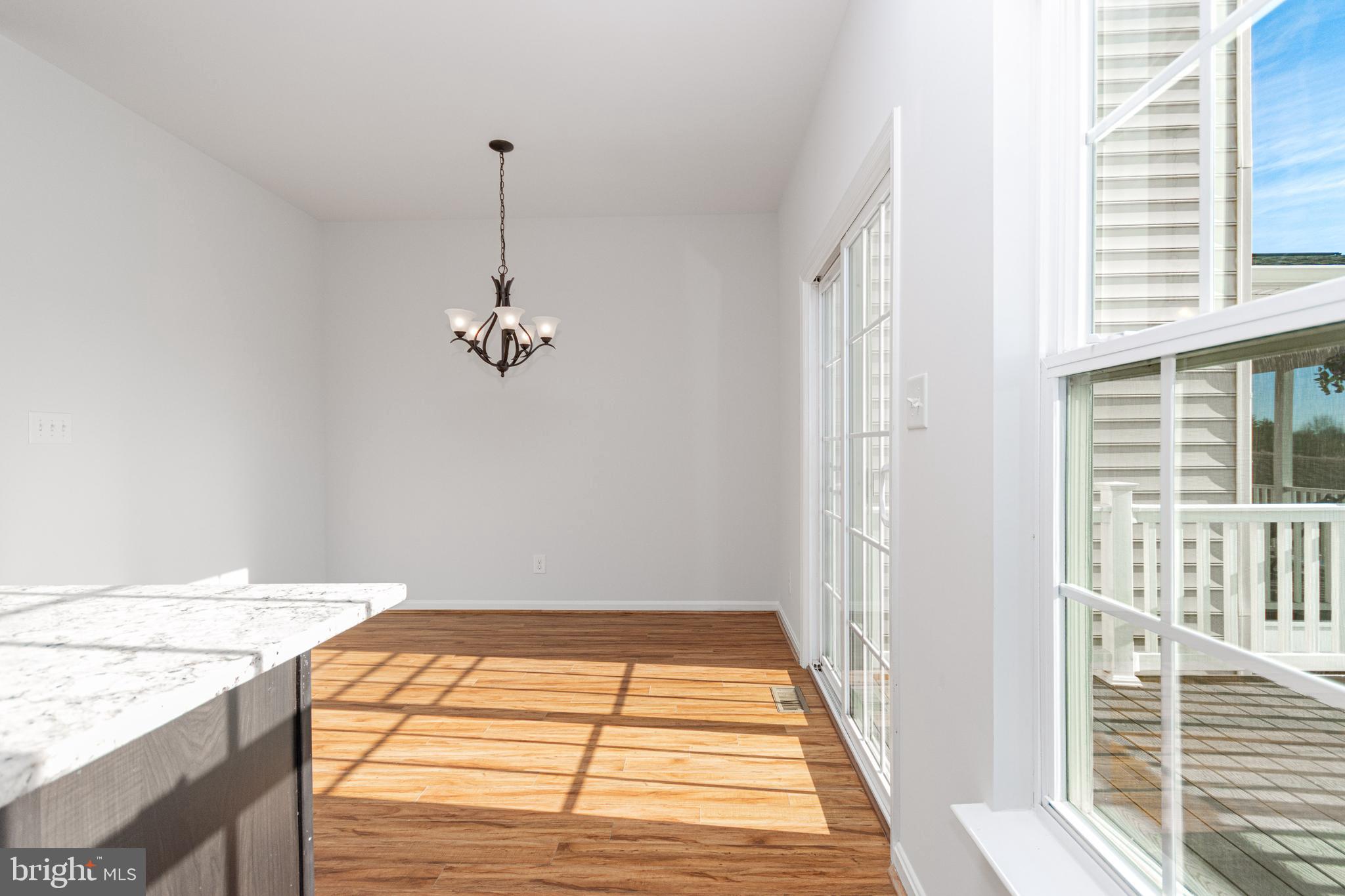 LAKESIDE - Residential