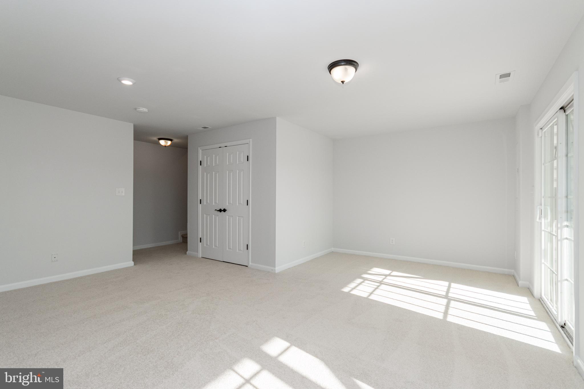 LAKESIDE - Residential