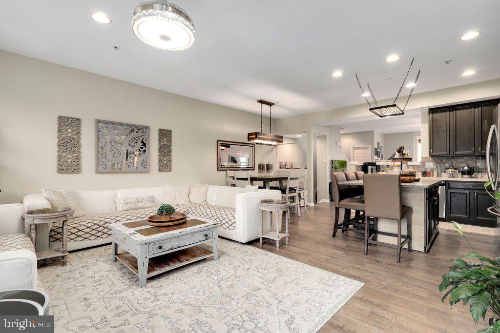 WESTVIEW CORPORATE CENTER - Residential