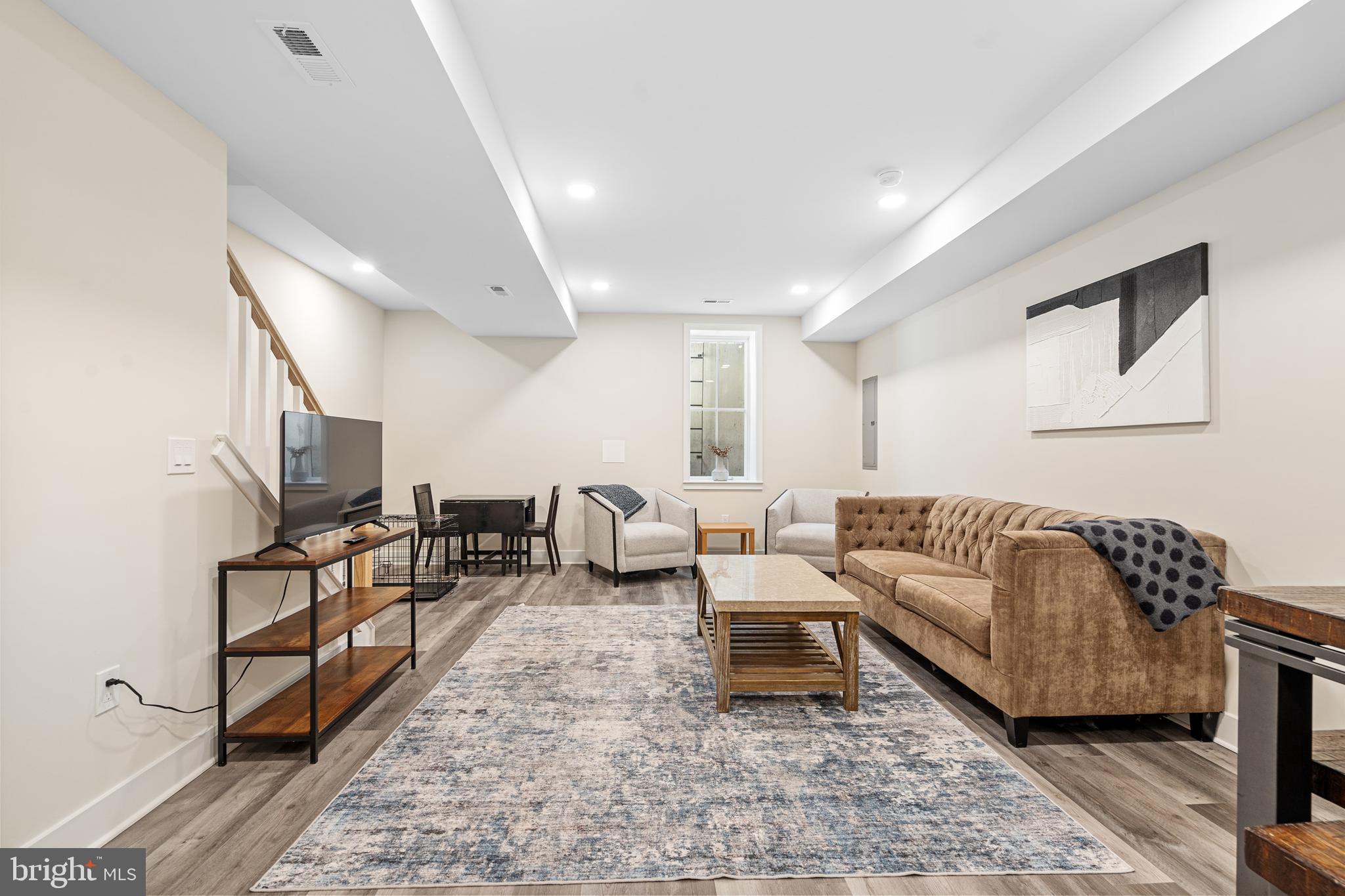 NEWTOWN ESTATES - Residential