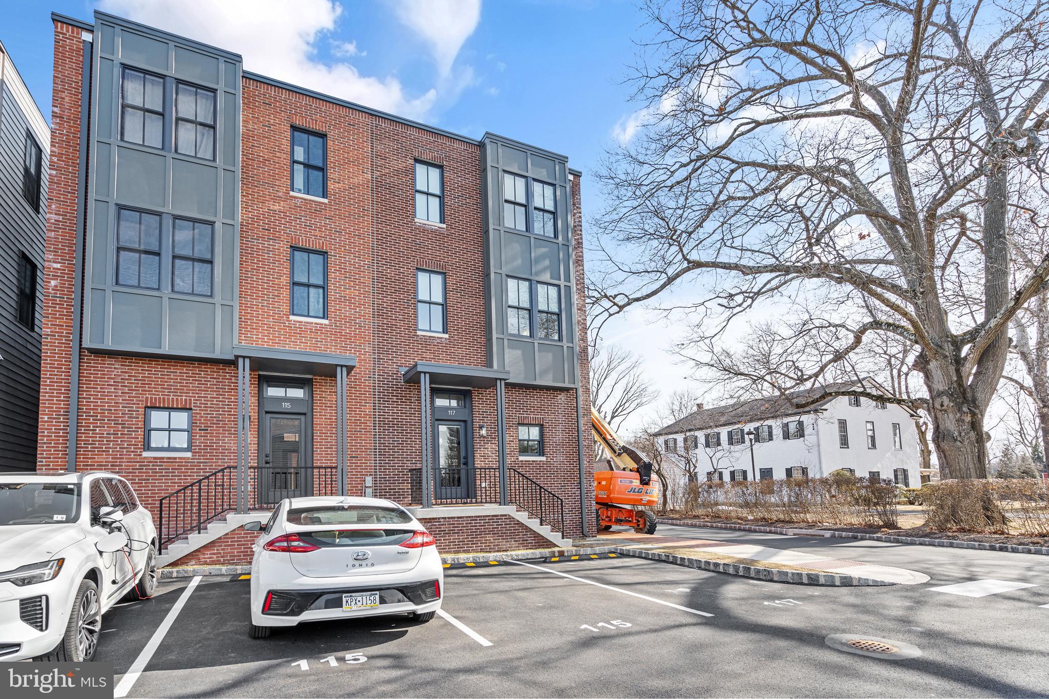 NEWTOWN ESTATES - Residential