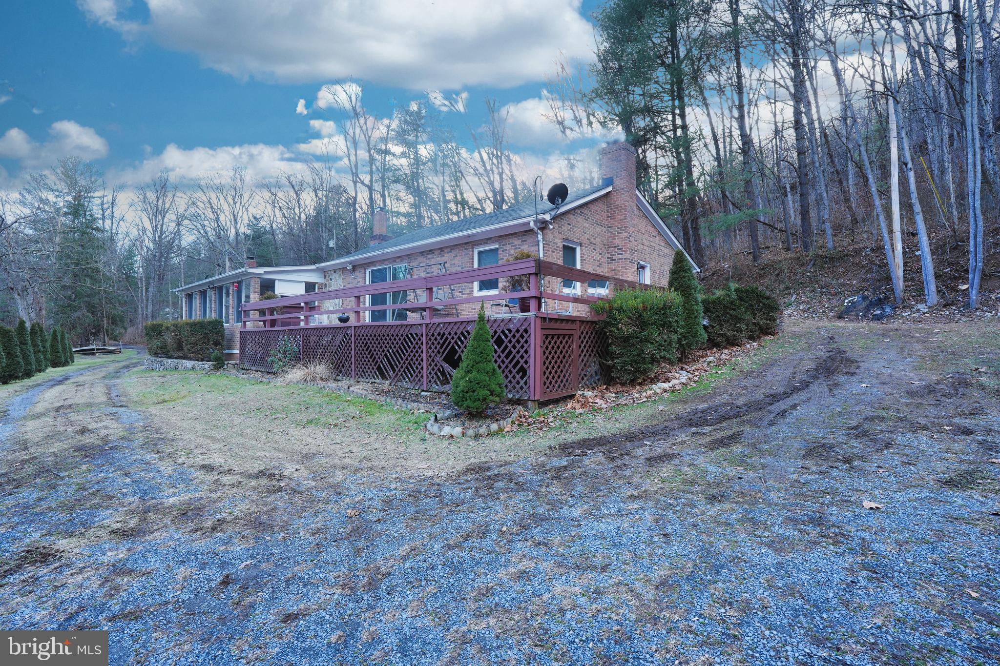 948 DISMAL HOLLOW ROAD