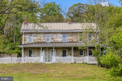 Homes For Sale - 2301 Mount Ephraim Road<br/> Frederick County, ADAMSTOWN, MD 21710