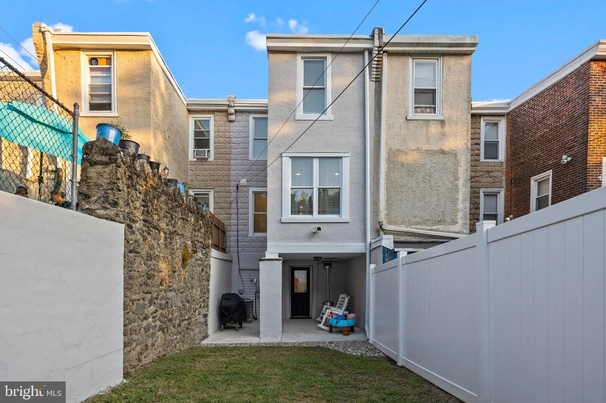 Philadelphia, Pennsylvania 19128, United States, 3 Bedrooms Bedrooms, ,3 BathroomsBathrooms,Residential,Pending,213579