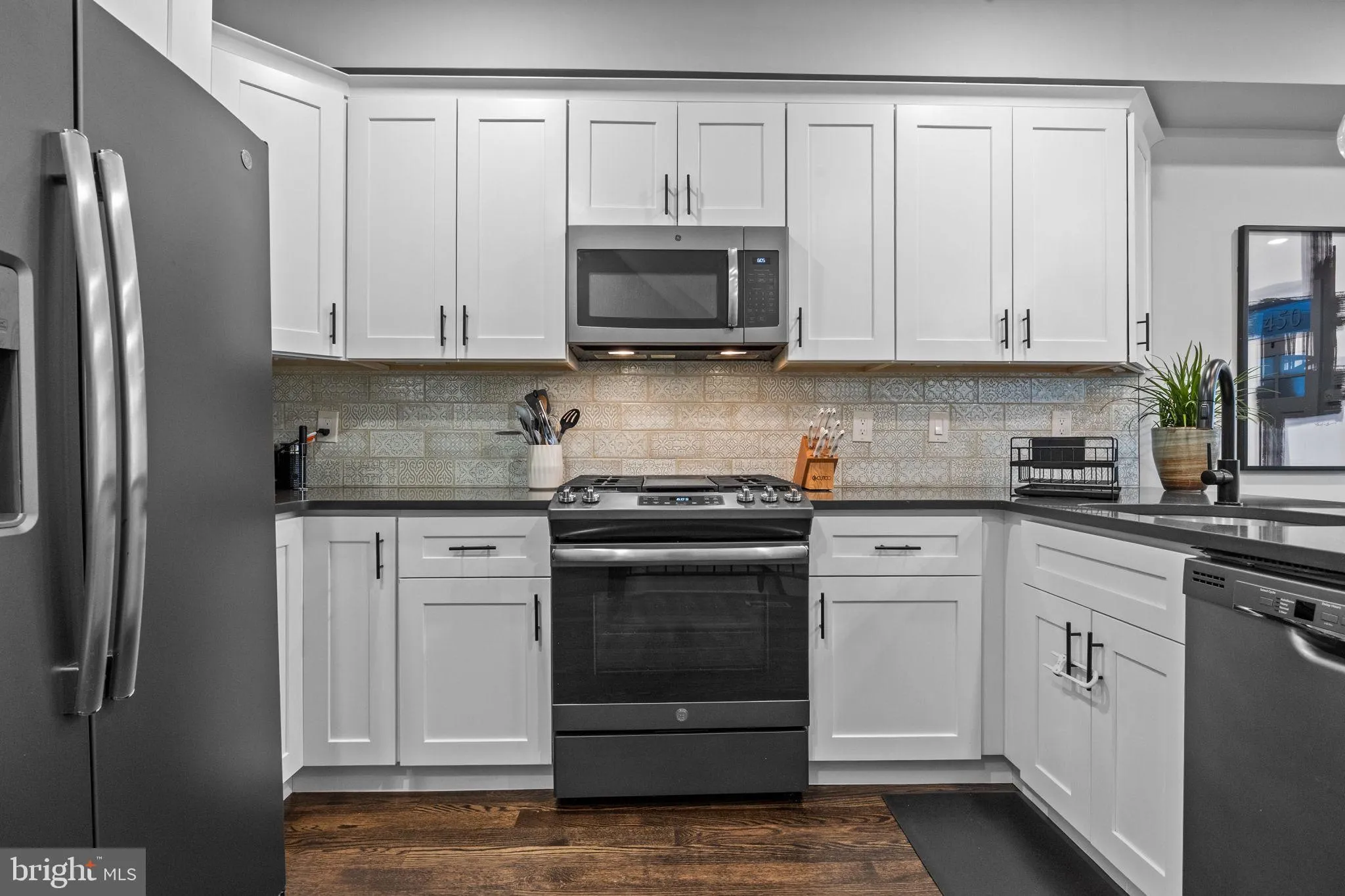 Philadelphia, Pennsylvania 19128, United States, 3 Bedrooms Bedrooms, ,3 BathroomsBathrooms,Residential,Pending,213579