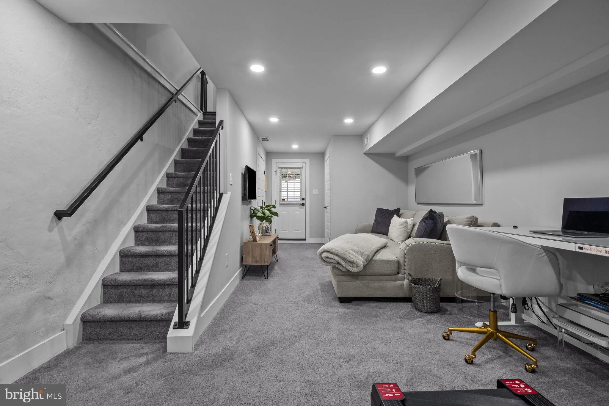 Philadelphia, Pennsylvania 19128, United States, 3 Bedrooms Bedrooms, ,3 BathroomsBathrooms,Residential,Pending,213579