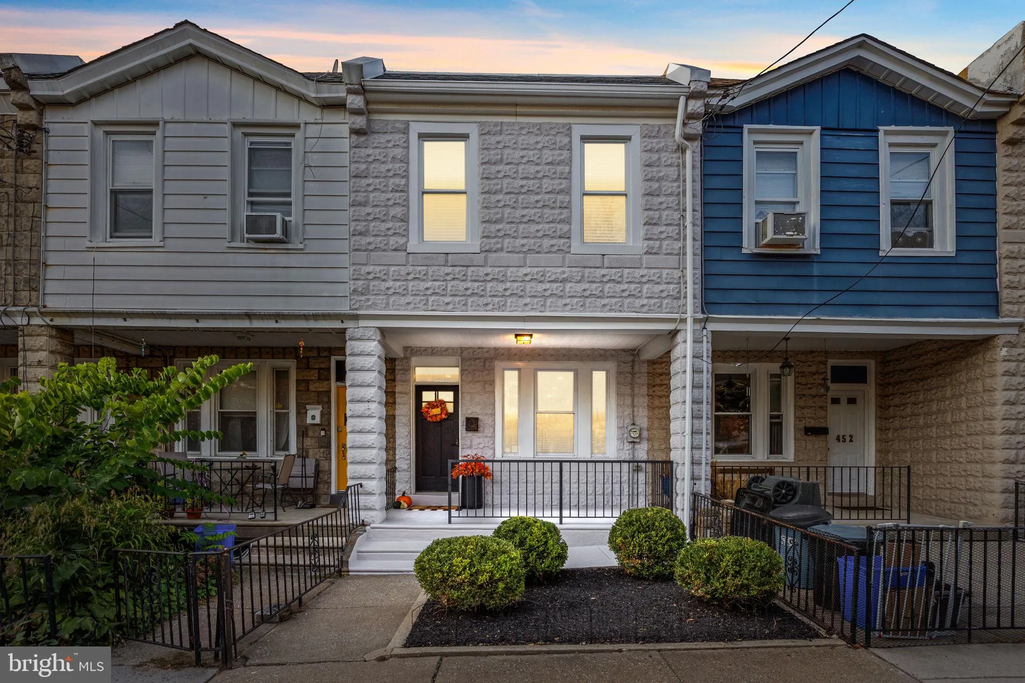 Philadelphia, Pennsylvania 19128, United States, 3 Bedrooms Bedrooms, ,3 BathroomsBathrooms,Residential,Pending,213579