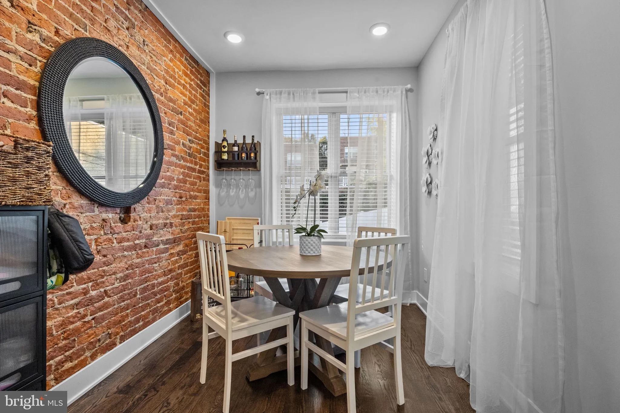 Philadelphia, Pennsylvania 19128, United States, 3 Bedrooms Bedrooms, ,3 BathroomsBathrooms,Residential,Pending,213579