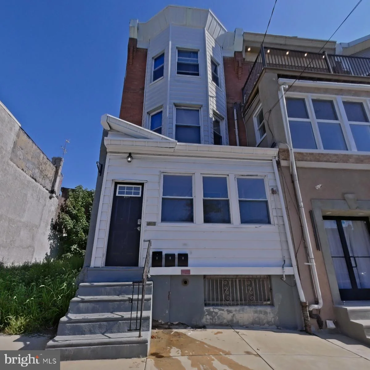 6147 Vine Street