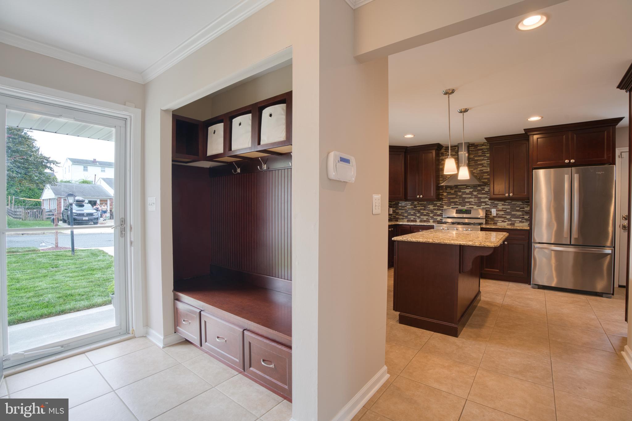 8 MORAY CT