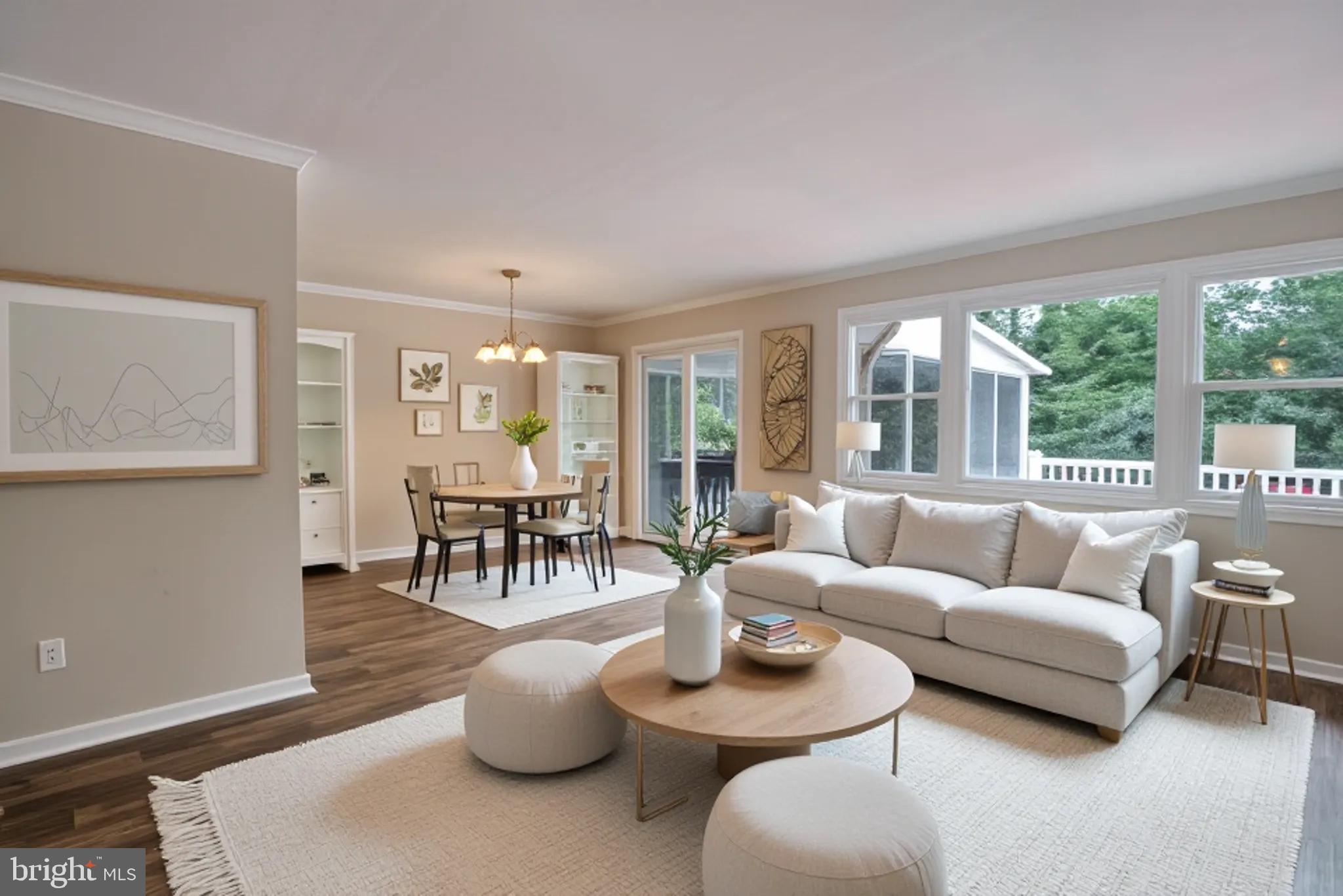 8 MORAY CT