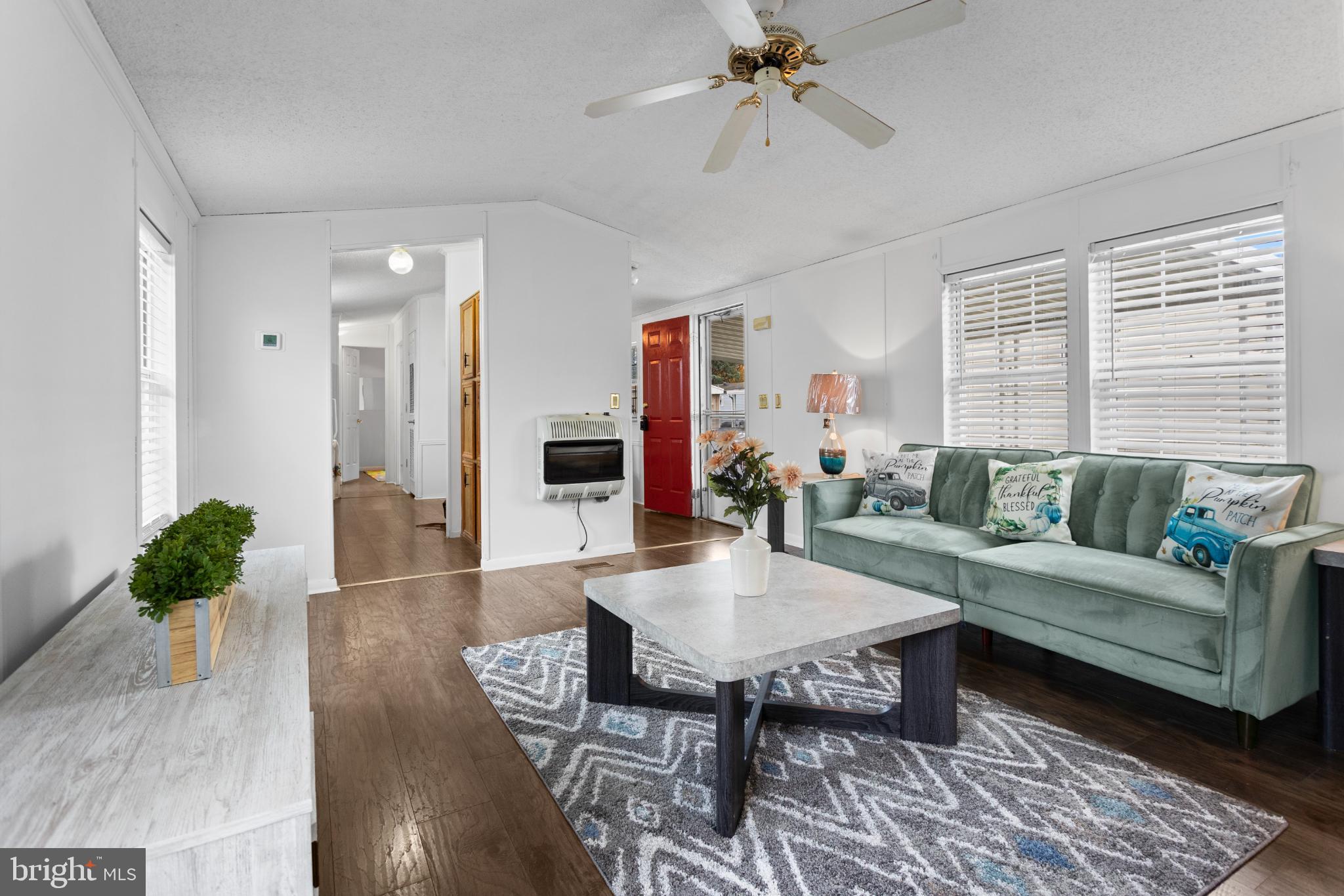 LAUREL COMMONS - Residential