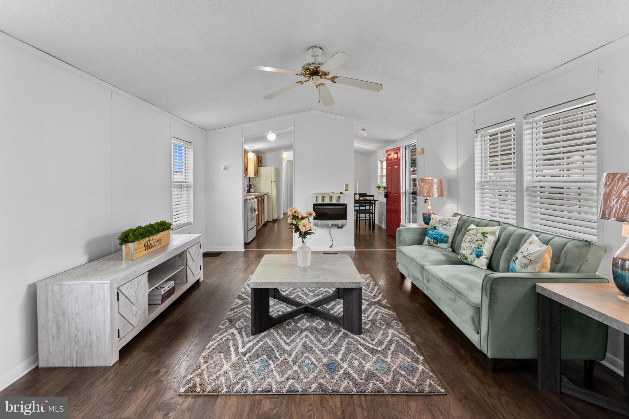 LAUREL COMMONS - Residential