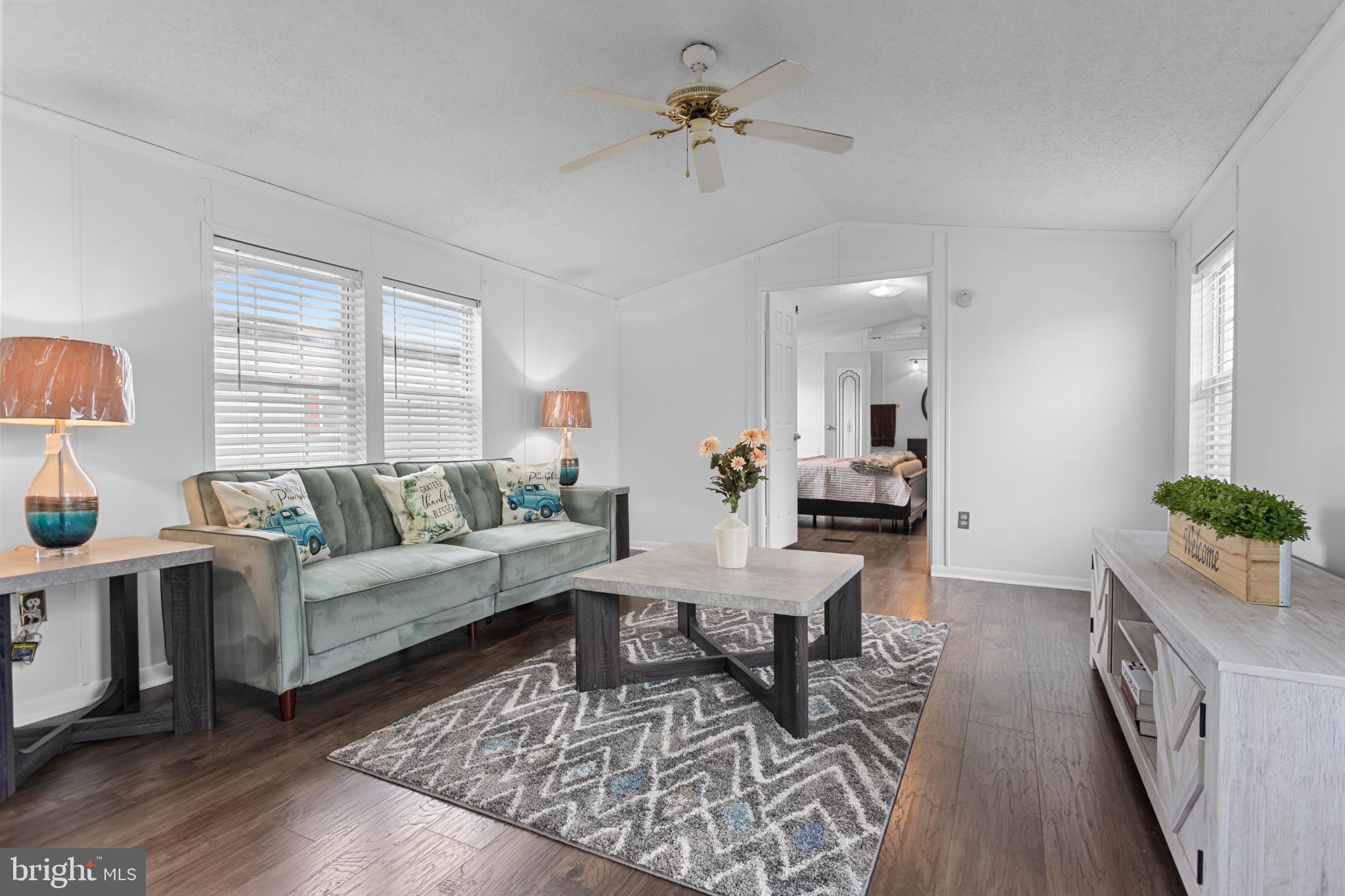 LAUREL COMMONS - Residential