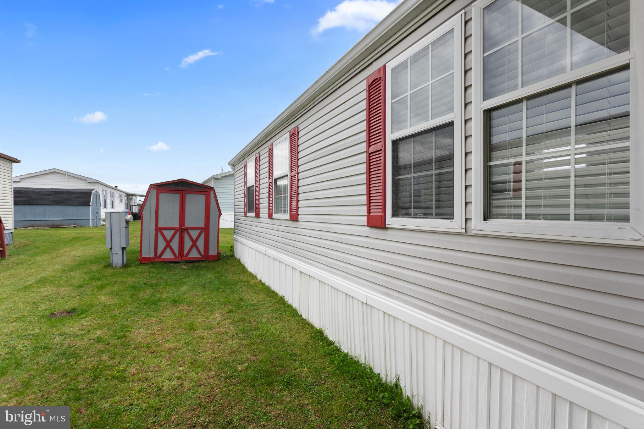 LAUREL COMMONS - Residential