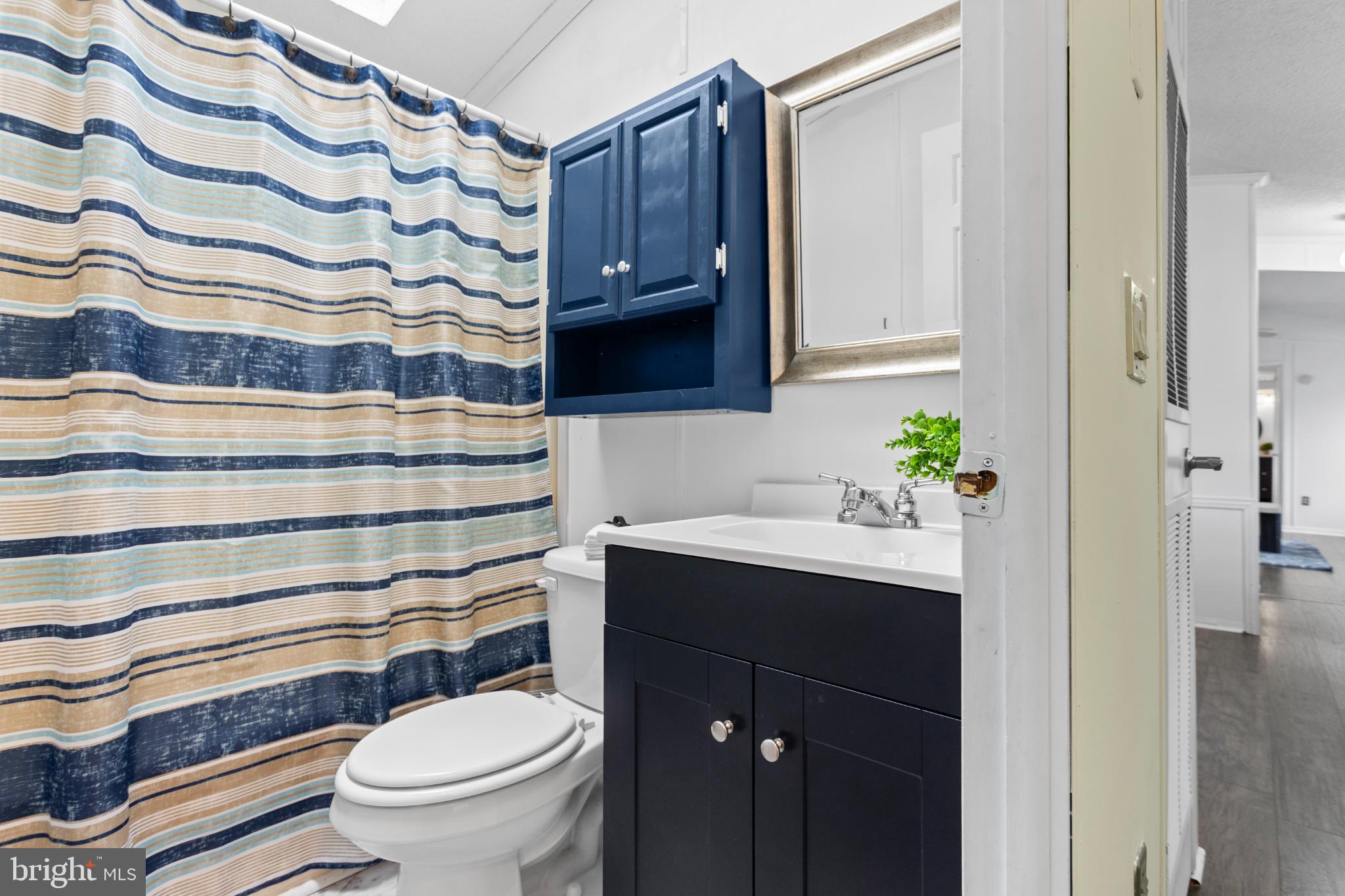 LAUREL COMMONS - Residential