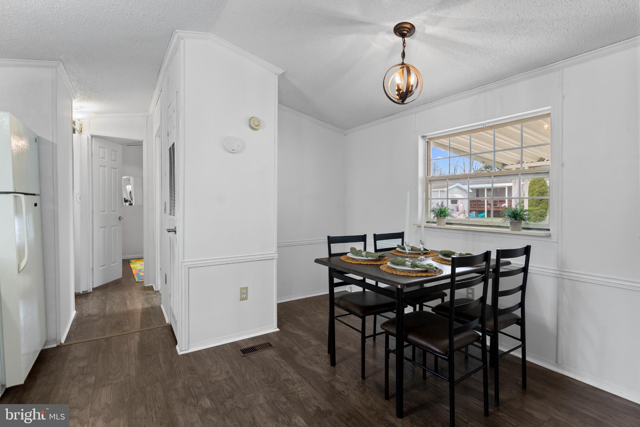 LAUREL COMMONS - Residential