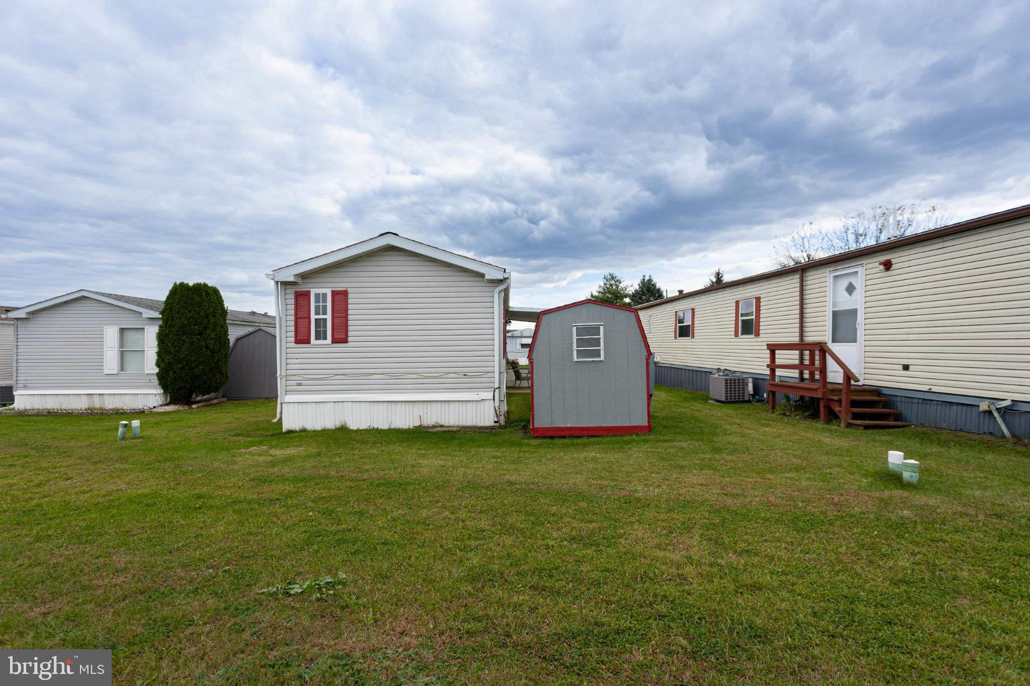 LAUREL COMMONS - Residential