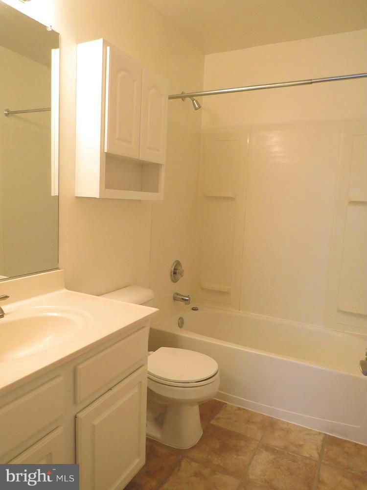 LEE OVERLOOK - Residential Lease