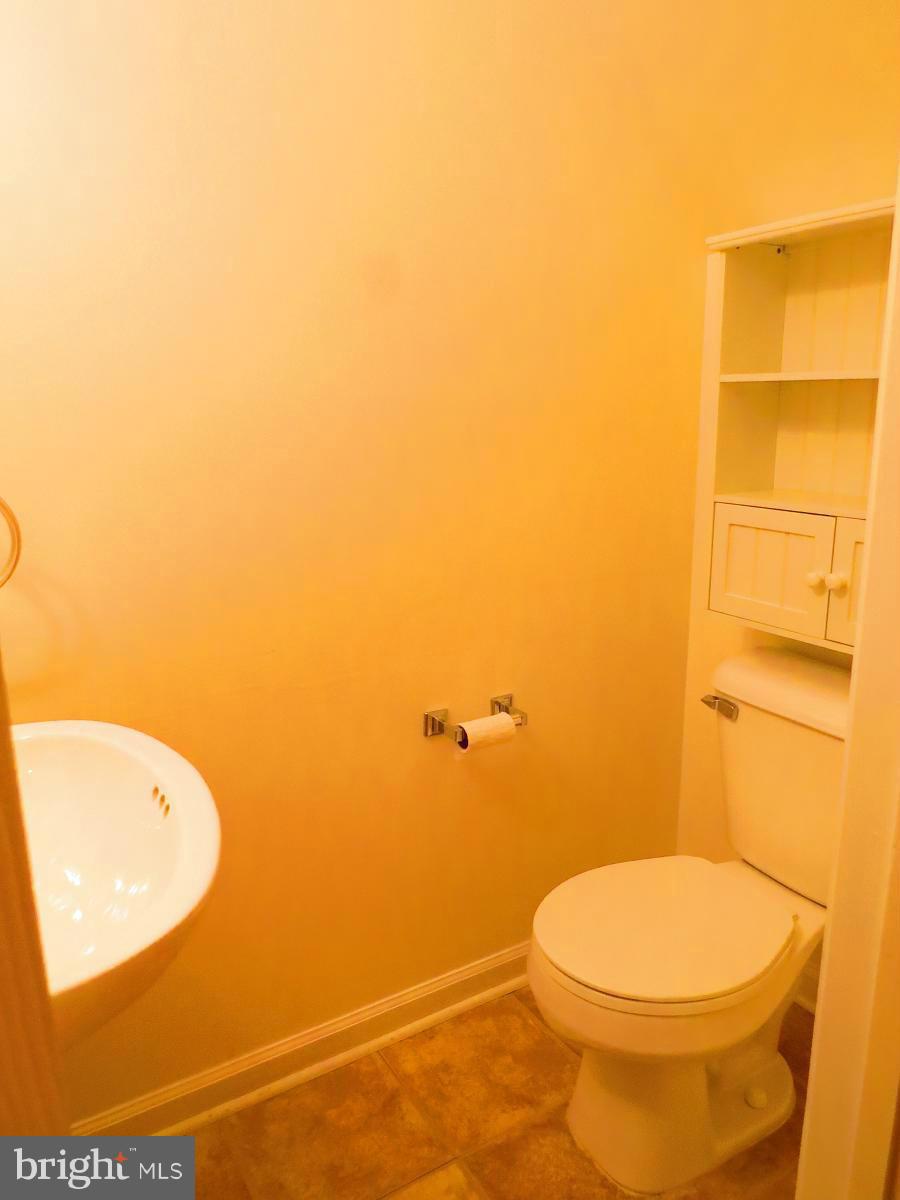 LEE OVERLOOK - Residential Lease