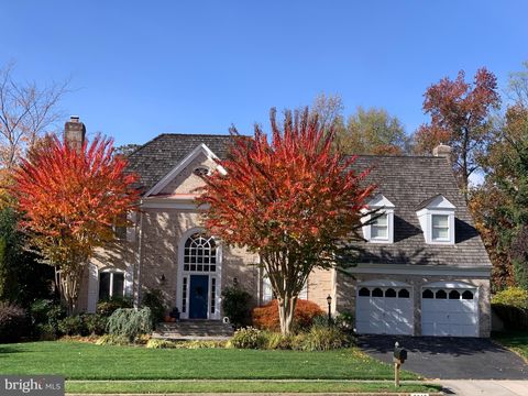 8812 SURREY COURT ALEXANDRIA VA 22309