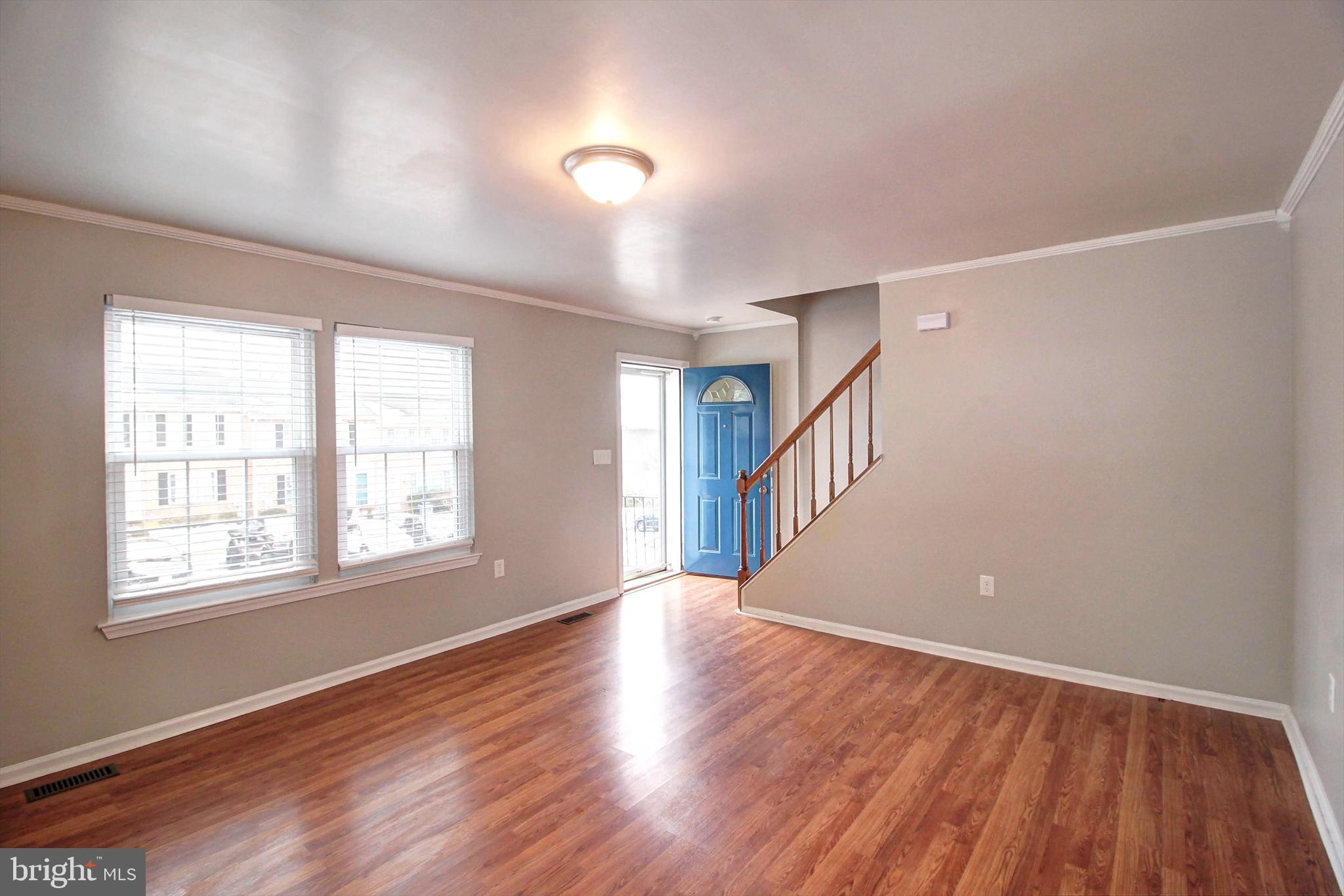 101 S OAK CLIFF COURT
