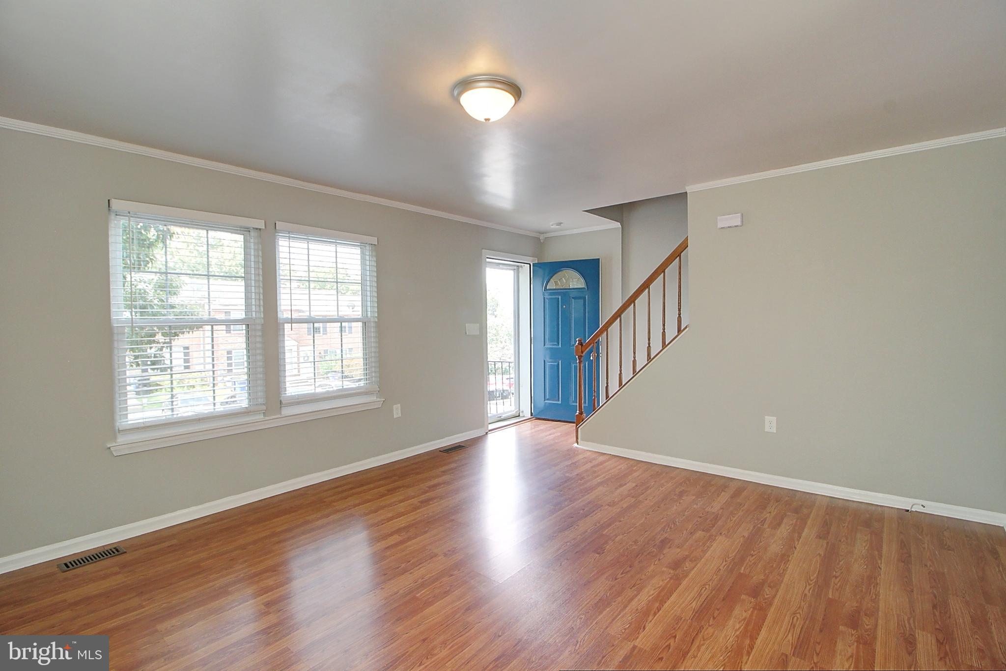 101 S OAK CLIFF COURT