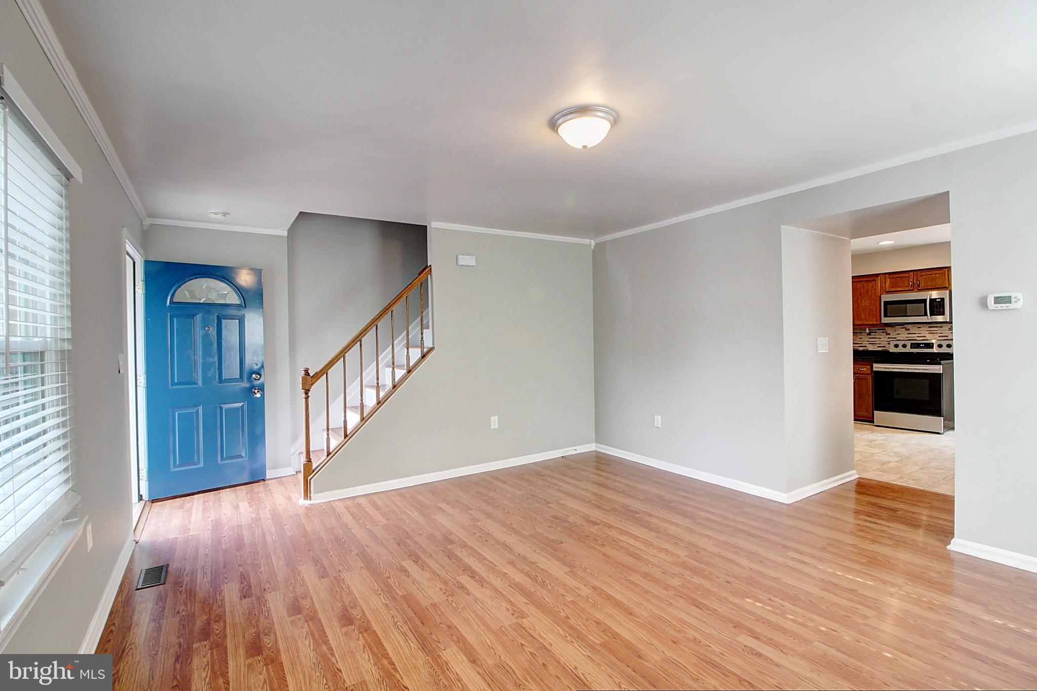 101 S OAK CLIFF COURT