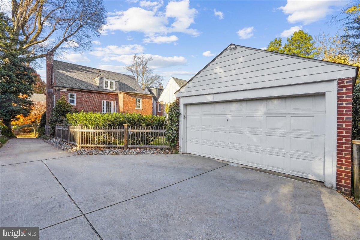 CHEVY CHASE - Residential