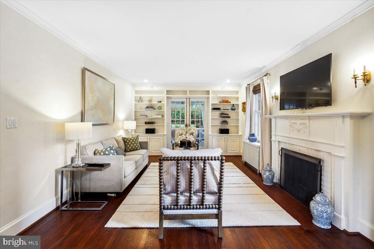 CHEVY CHASE - Residential